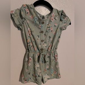 Little girls size 5/6 floral print romper